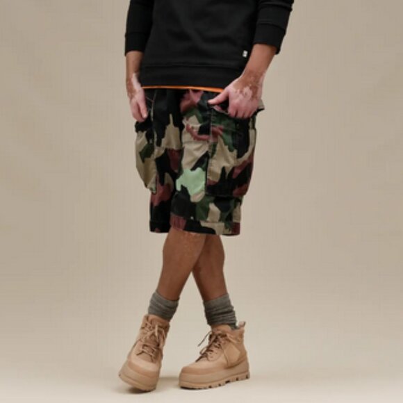 UGG Men's The UGG Lug Chukka - Picture 6 of 12